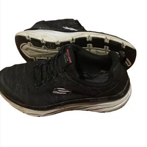 Skechers deluxe walker 10.5 shoe black